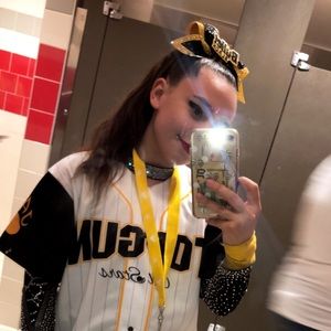 Meet your Posher, Mia